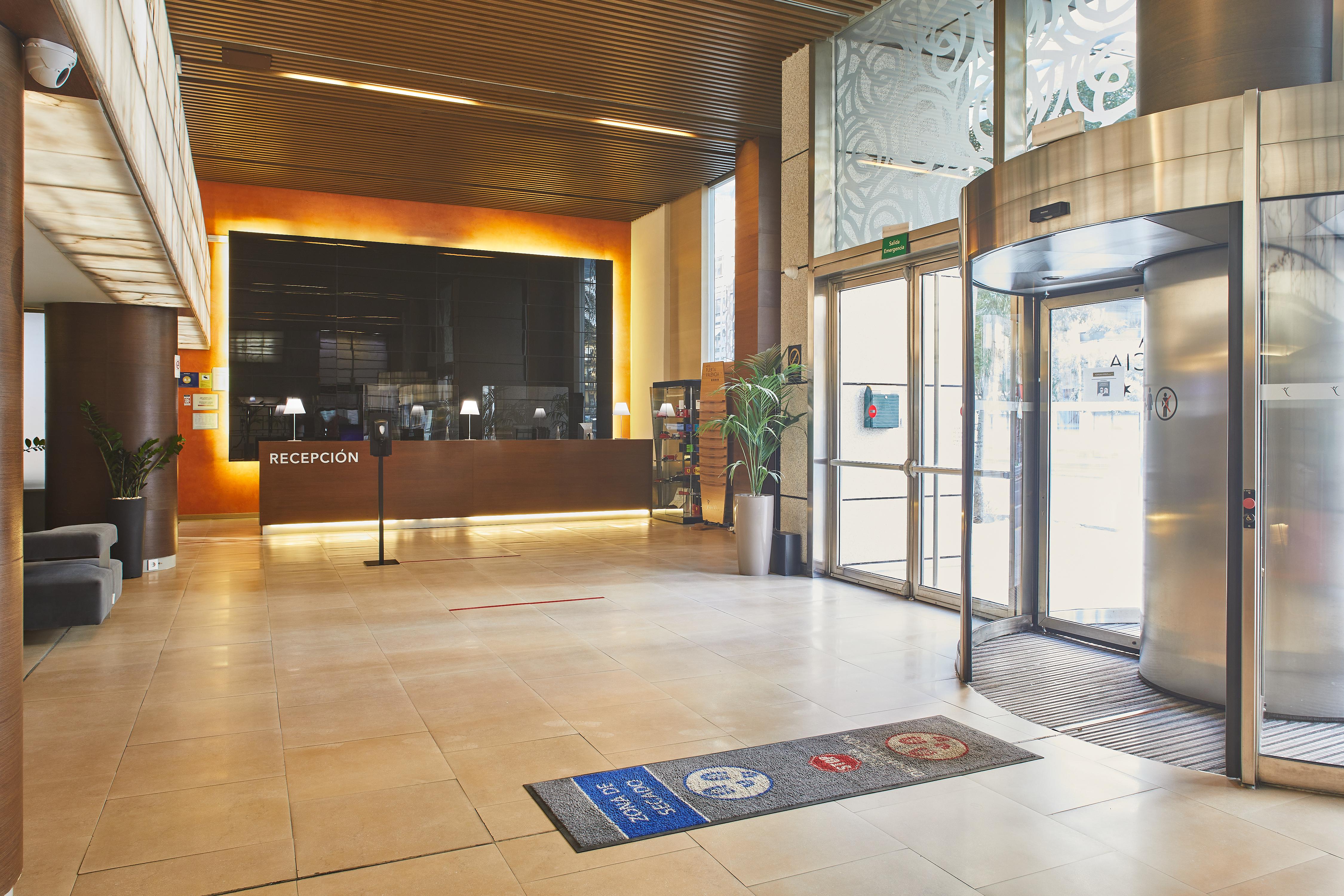 Hotel Silken Puerta Valenza Esterno foto