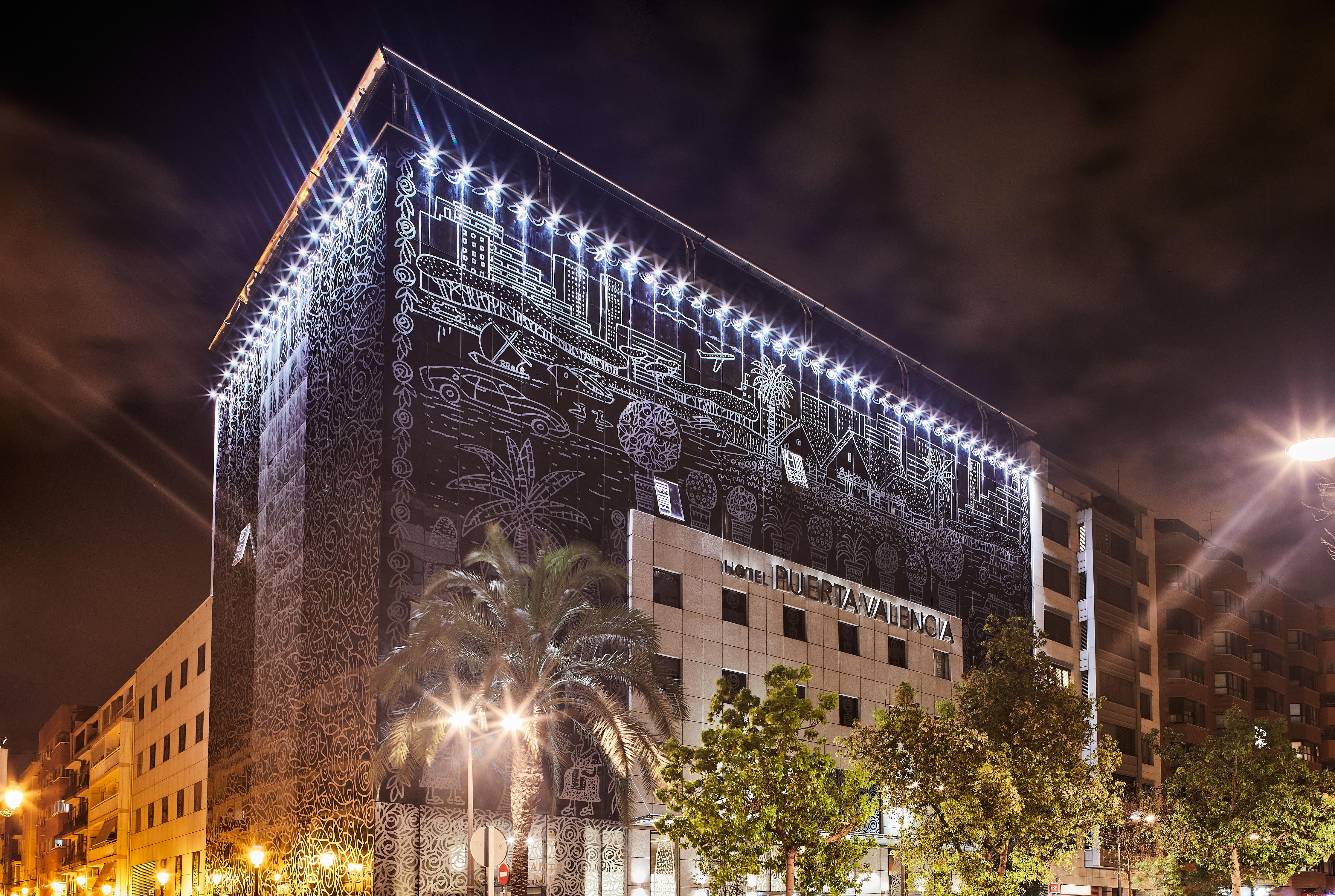 Hotel Silken Puerta Valenza Esterno foto