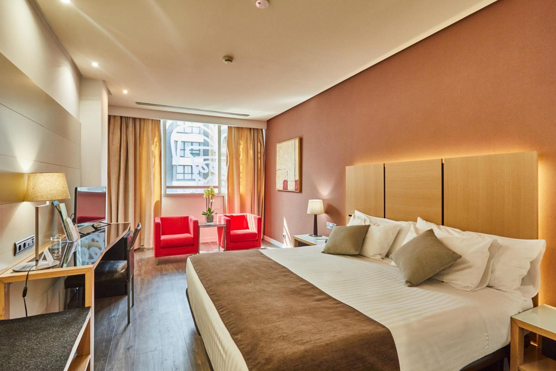 Hotel Silken Puerta Valenza Esterno foto