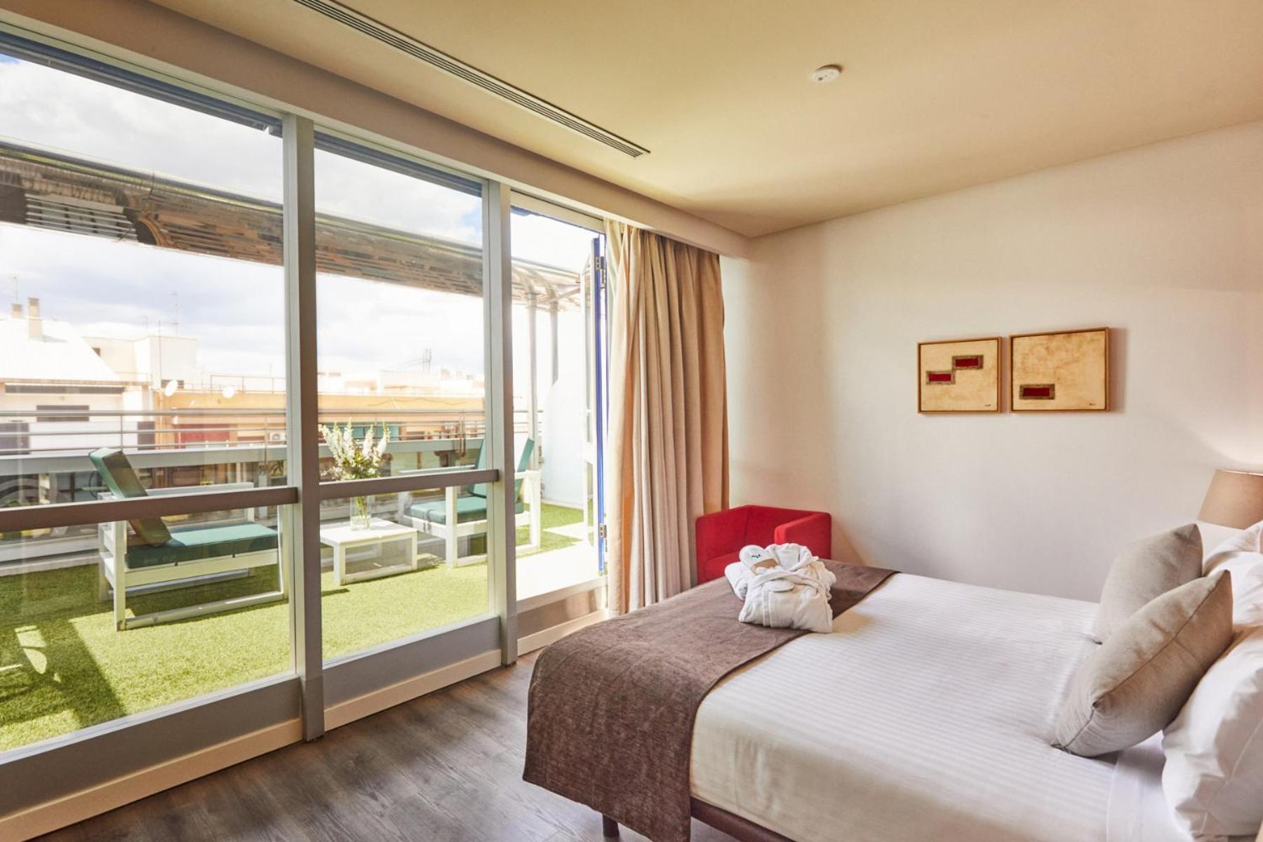 Hotel Silken Puerta Valenza Esterno foto
