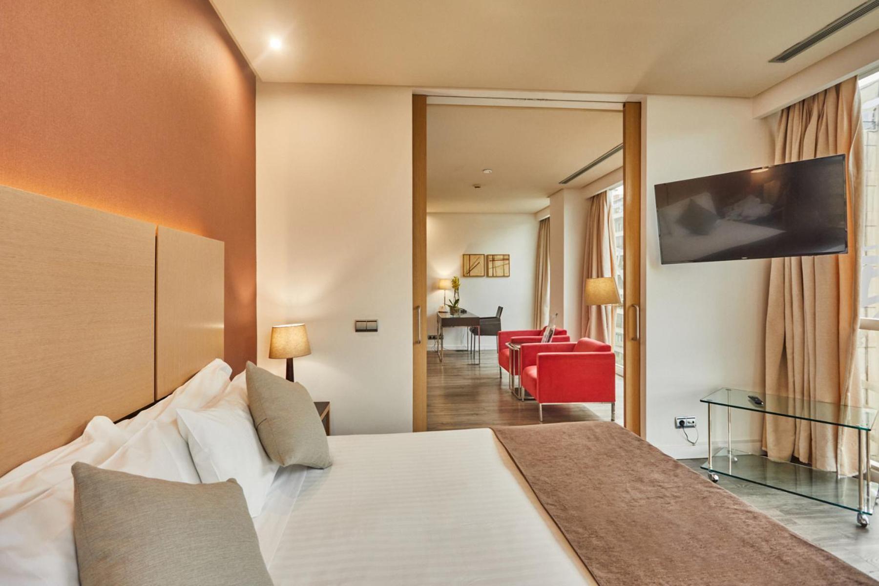 Hotel Silken Puerta Valenza Esterno foto